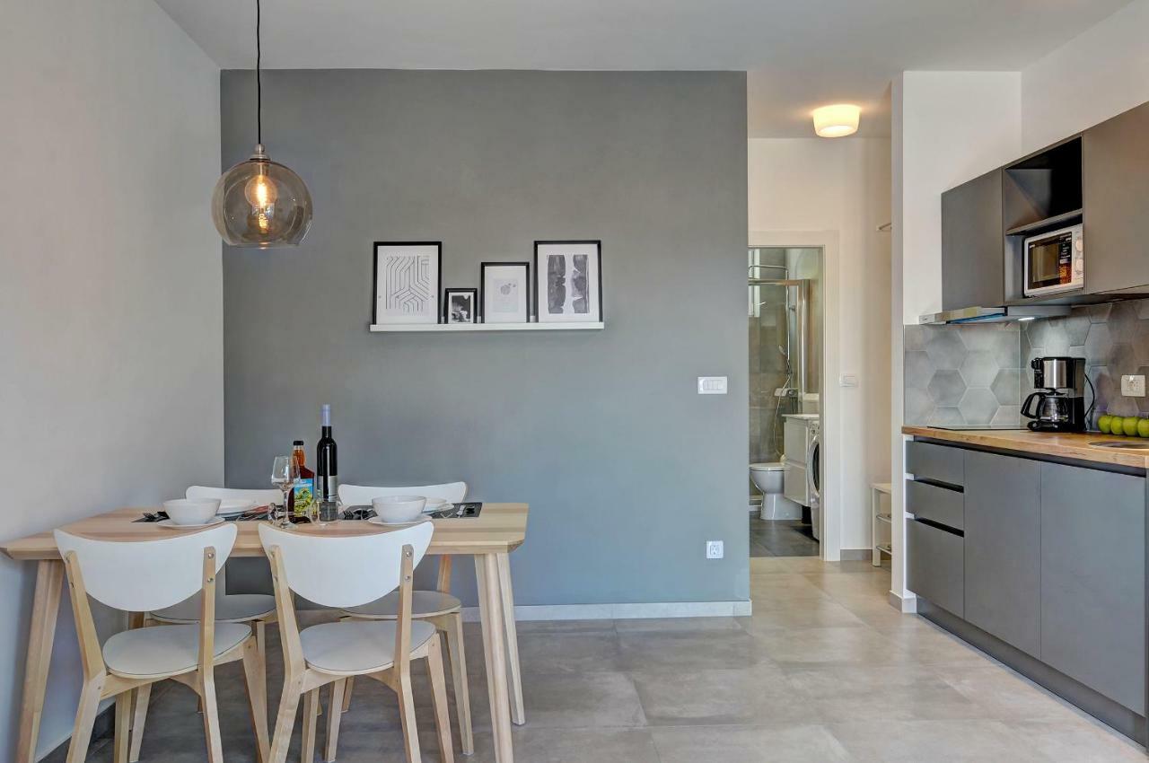 Apartman D Pola Esterno foto
