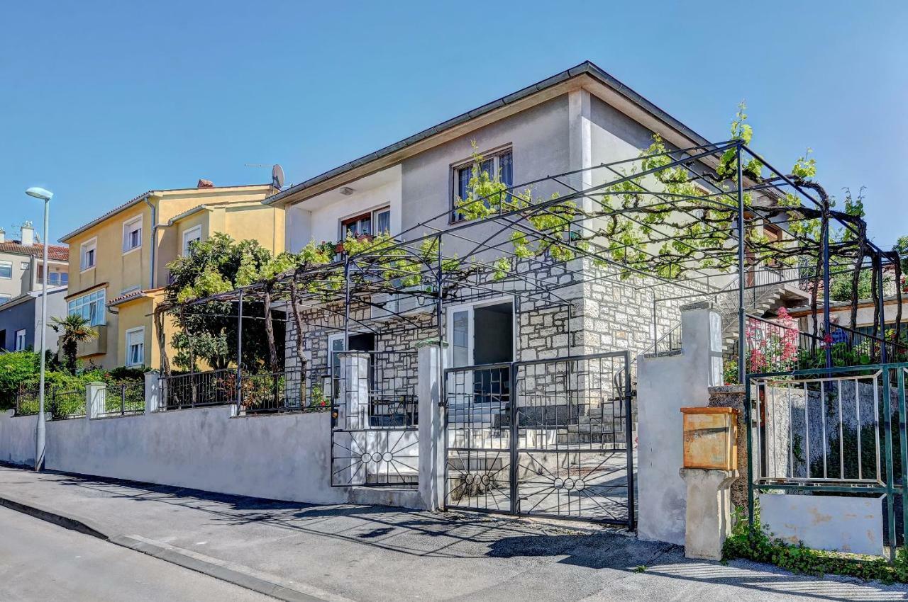Apartman D Pola Esterno foto