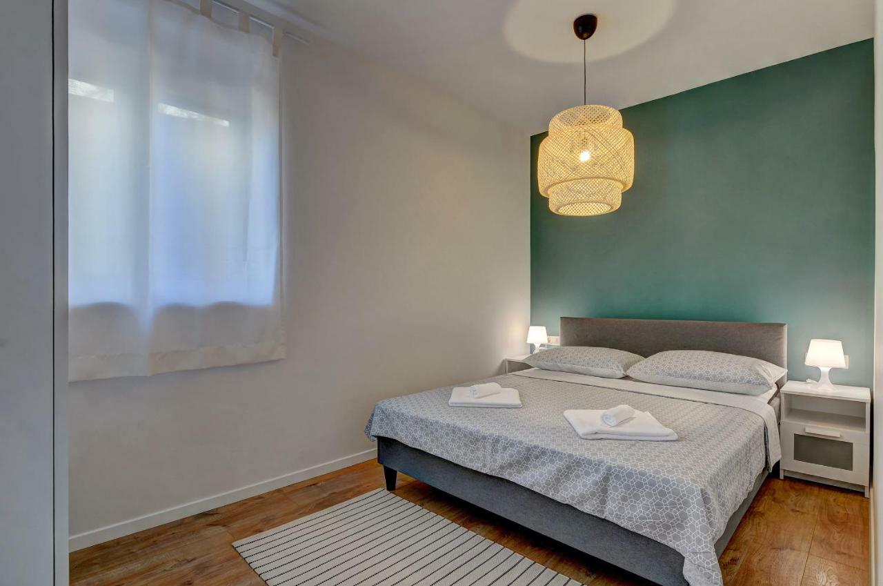 Apartman D Pola Esterno foto